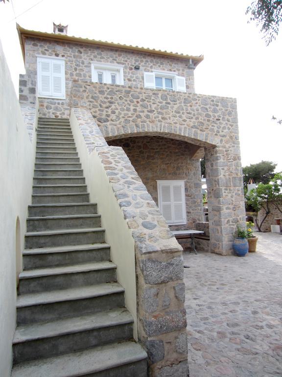 Kiki'S Houses Vlichos Hydra  Exterior photo